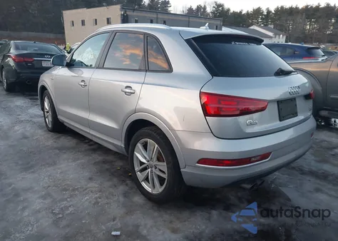 2018 Audi Q3 2.0T Premium/2.0T Sport Premium z USA, uszkodzony, nr VIN WA1ECCFS5JR024759